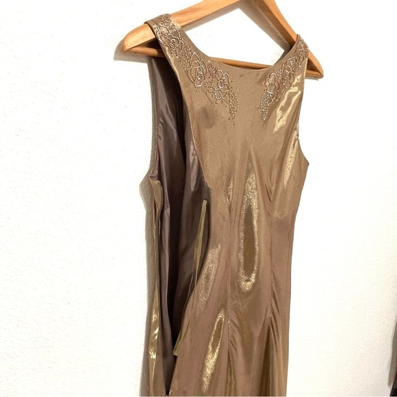 Alex Evenings Woman Bronze Floral Beads Gown Dress Size 10 - Picture 7 of 13